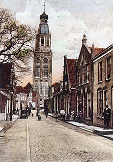 De Torenstraat in Enkhuizen was in de Middeleeuwen een kleine gracht.