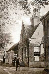 Het raadhuis van Barsingerhorn uit 1622, tegenwoordig ingericht als expositieruimte.