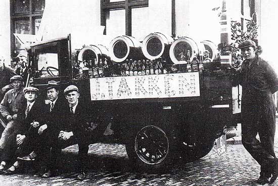 Aan de Hoofdstraat in Bovenkarspel stond het mineraalwaterfabriekje van Jan Takken.