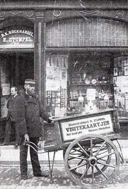 Besteller Opdam van de Hoornse firma Stumpel voor de winkel aan het Grote Noord.