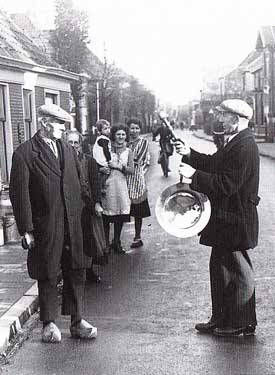 Ruim dertig jaar was Heertje Peerdeman (1903-1979) in dienst van de gemeente Bovenkarspel.