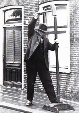 Cornelis Bimmerman was omstreeks 1940 timmerman van beroep in De Streek.