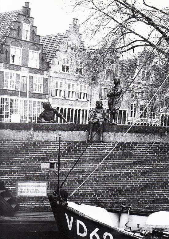 De bekendste inwoners van Hoorn zijn Hajo, Padde en Rolf, de drie helden uit het boek van Johan Fabricius.
