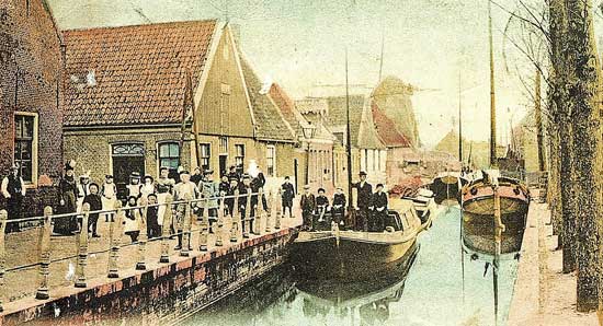 Foto van de Waterkant te Spanbroek rond 1910.