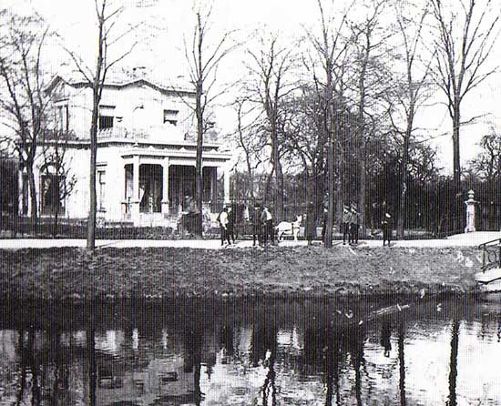 Het huis op de hoek van de Draafsingel en de Koepoortsweg te Hoorn.