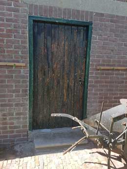 De deur aan de noordkant.