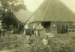 Zuidkant boerderij.