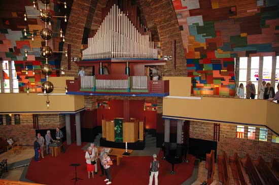 Het interieur van de Gereformeerde Kerk van Andijk.