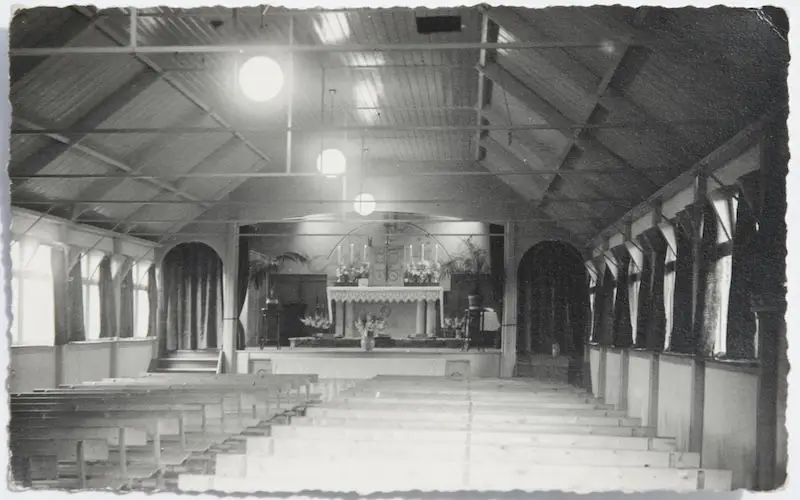 De danszaal deed ook dienst als kerkruimte.