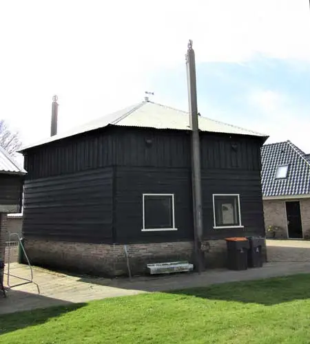 Strak gepotdekseld op een gemetselde onderzijde.