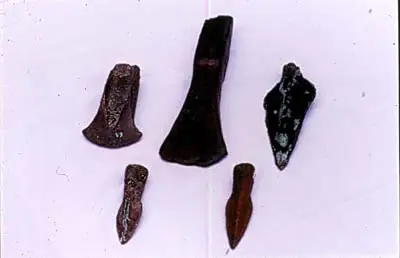 I-14. Diverse bronzen voorwerpen