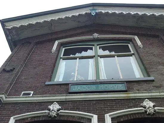 De naam op de voorzijde - Jacob Hoeve.