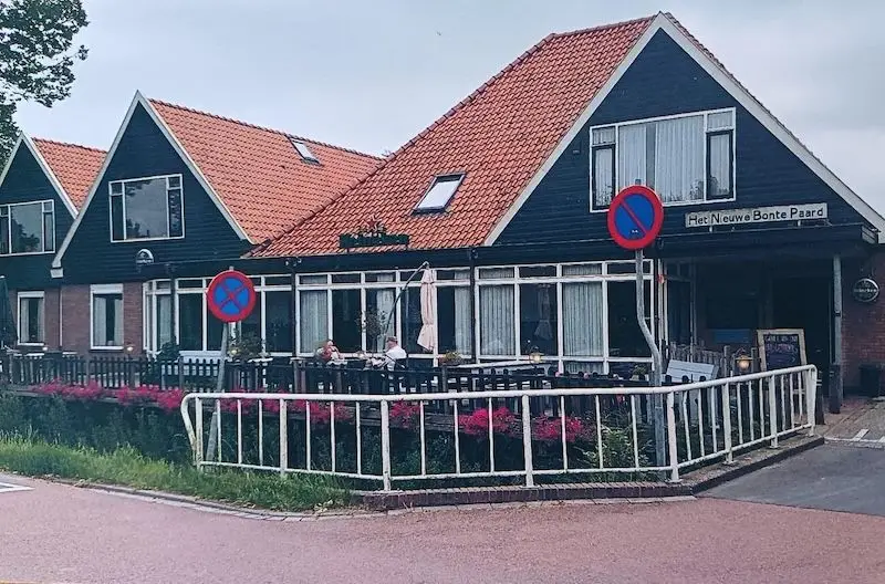 Het Nieuwe Bonte Paard, zie het opschrift
