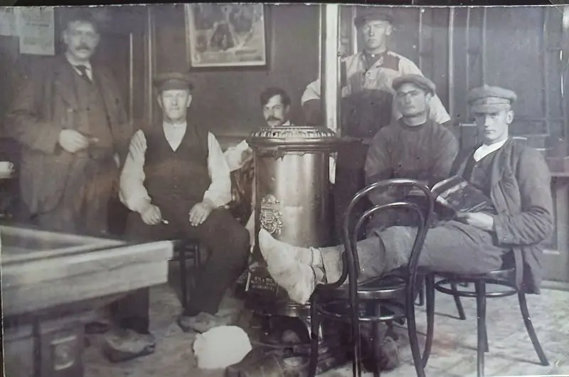 Warmenhuizen Een kijkje in De Ooievaar in 1919