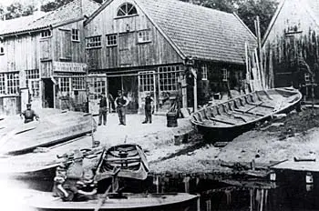 Schuitenhelling van Zeger de Vries aan de Vette Knol te Enkhuizen.