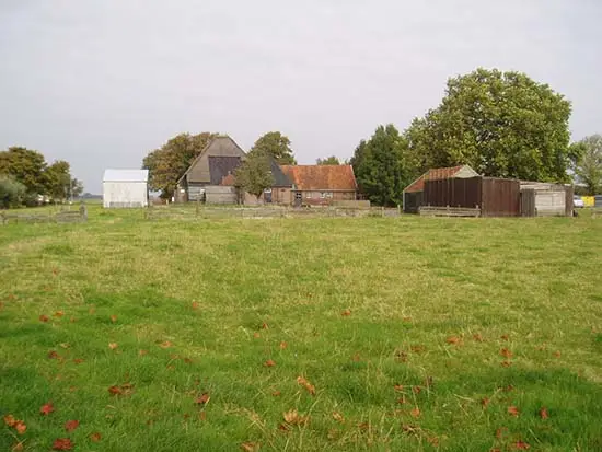 Het ensemble gezien vanaf de zuidkant.