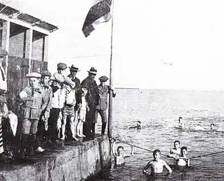 Het oudste zwembad van Hoorn was gelegen aan de Westerdijk.