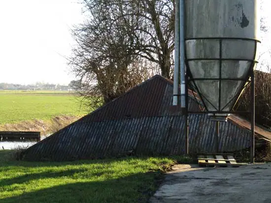 Alleen het dak rest&hellip;