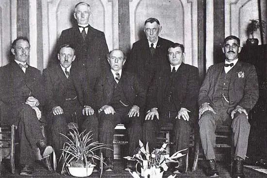 Het bestuur van de Andijker vereniging &lsquo;Hulp bij ziekte&rsquo;.