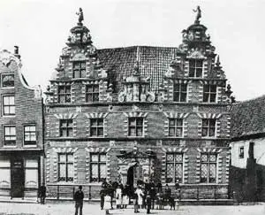Het voormalige stadhuis van Hoorn werd oorspronkelijk gebouwd als logement voor de bestuurders van het Noorderkwartier.