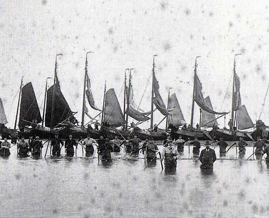 Wiermaaiers ten zuiden van het eiland Wieringen.