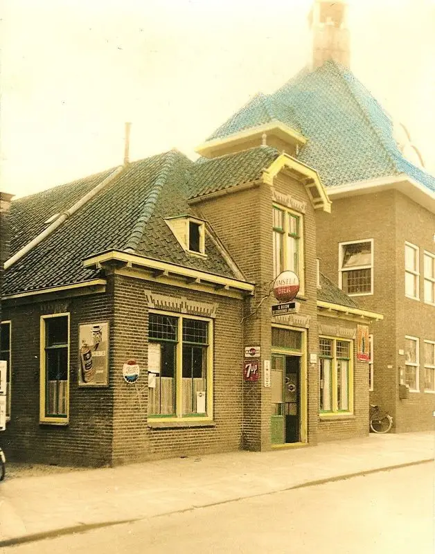 Grotebroek Cafe De Gekroonde Zwaan