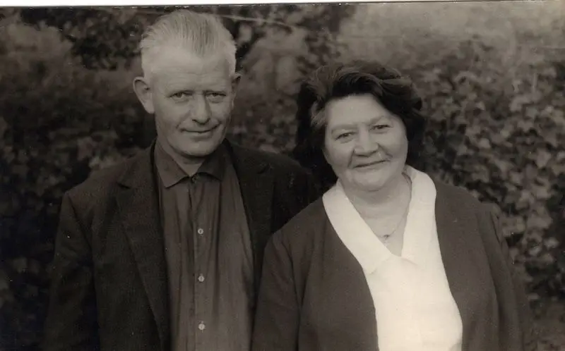 Simon en Nel Loos-Seyts, 25 jaar getrouwd, 1964.