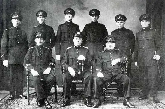 Het Enkhuizer politiekorps in 1935.