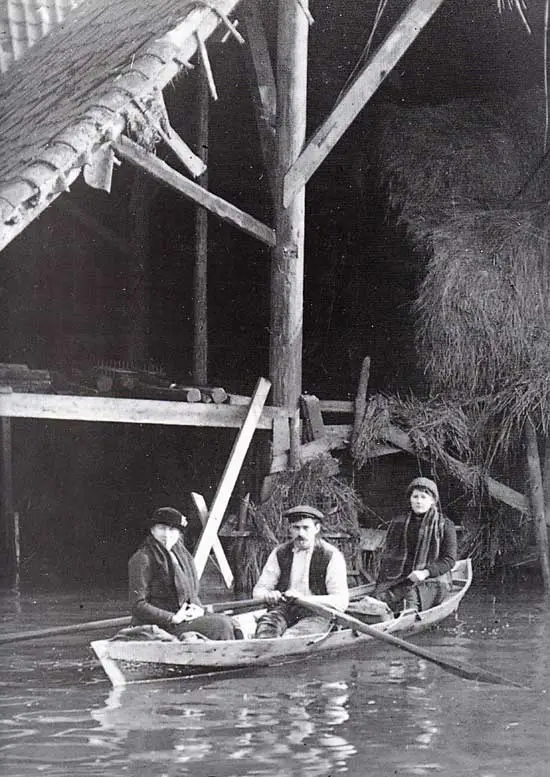 Een zware noordwester storm op 13 en 14 januari 1916 zette grote delen van Noord-Holland en Utrecht onder water.