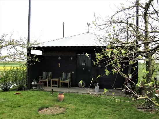 Voorkant zelfgeconstrueerde hooivijzel in de Noordermeer.