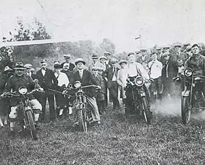 Tijdens de kermis van Hoogwoud werden in 1925 motorraces gehouden.