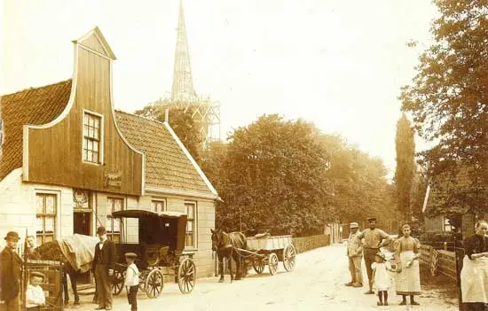 In 1666 werd de klok in de toren van kerk van Hem stukgeslagen toen een overwinning op de Engelsen wat al te luidruchtig werd gevierd.
