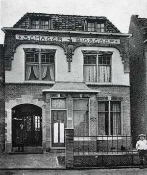 De Schager Bioscoop was de voorloper van Theater Royal en stond in de Landbouwstraat.