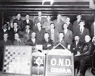 De leden van Obdamse damclub Op Naar Dam (OND) speelden hun partijen in Het Wapen van Obdam.