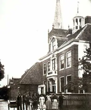 Na een grote brand in 1750 moest Grootebroek een nieuw raadhuis bouwen.