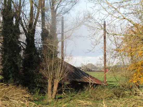 Barsingerhorn, Herenweg 61. Een bijna gesneuvelde hooivijzel.