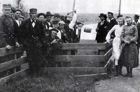 Katknuppelen was een populair spel tijdens de kermissen in West-Friesland.