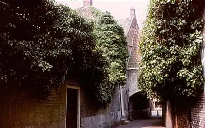 II-6. Kloosterpoort in Hoorn: het geestelijk leven