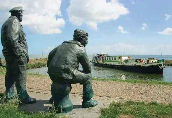 Deze ‘beste stuurlui’ staan spreekwoordelijk aan de wal, letterlijk staan ze op de ...