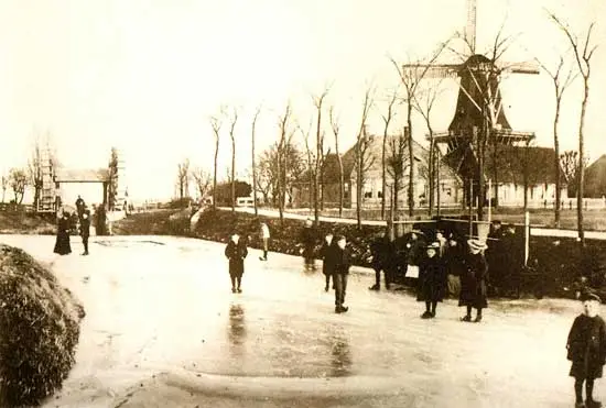 Foto van de bevroren Wijzend in Blokker.